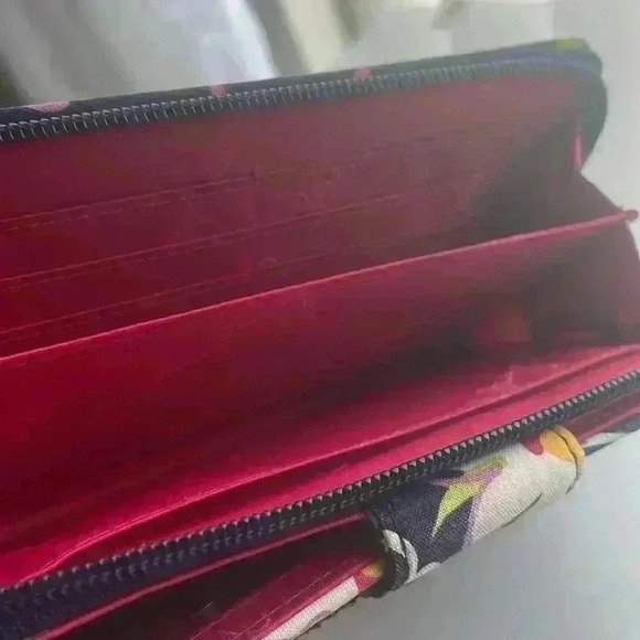 Vera Bradley turn lock front quilted large wallet - Picture 9 of 9